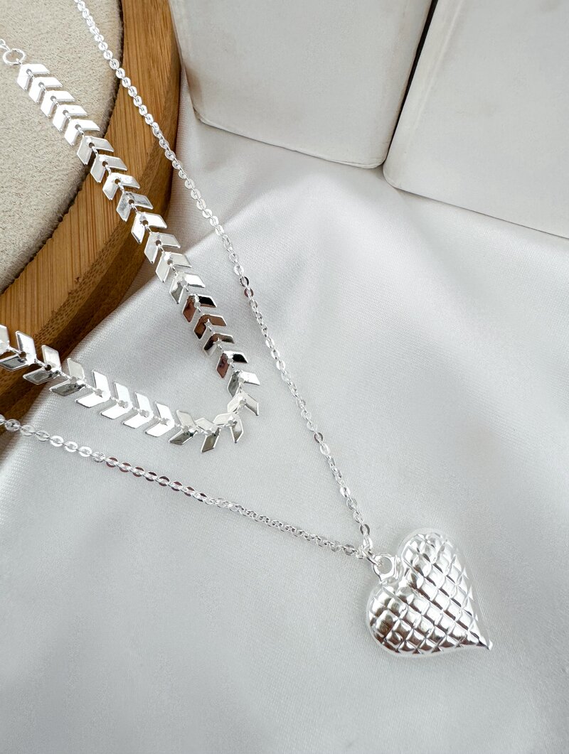 Colar Dupla Folheado a Prata 925 com Escamas e Coração