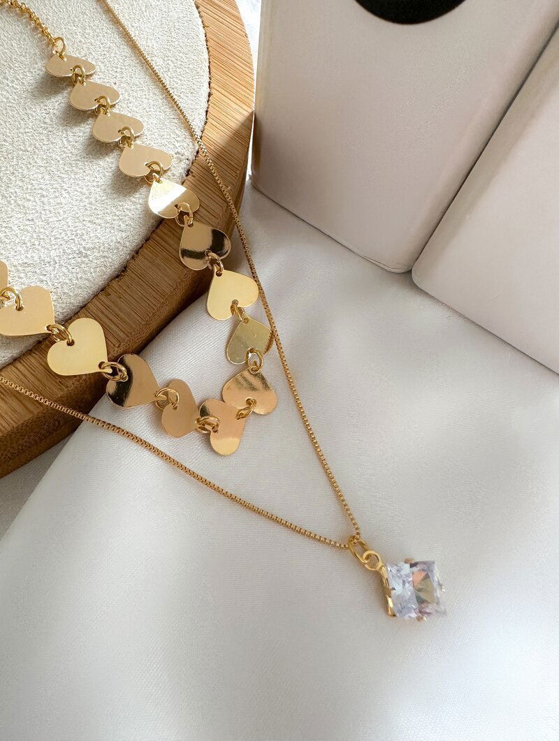 Colar Duplo Folheado a Ouro 18k Corações Lisos com Pedra de Zircônia