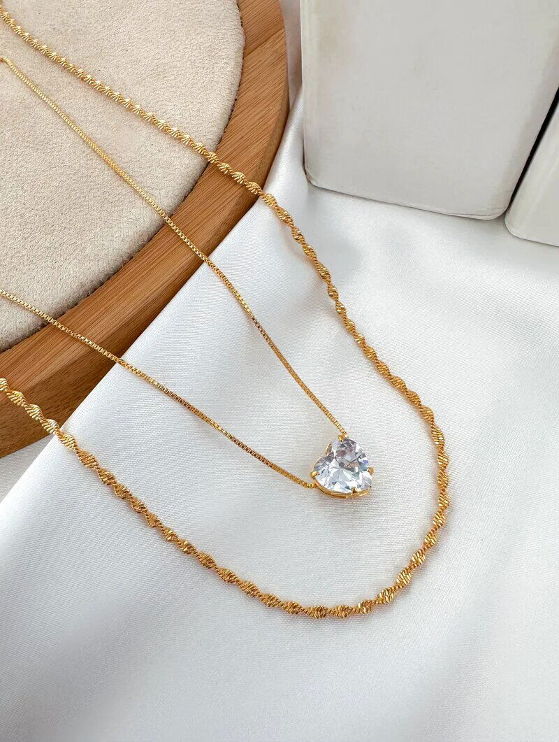 Colar Duplo Folheado a Ouro 18k Cordão Torcido com Pingente Coração