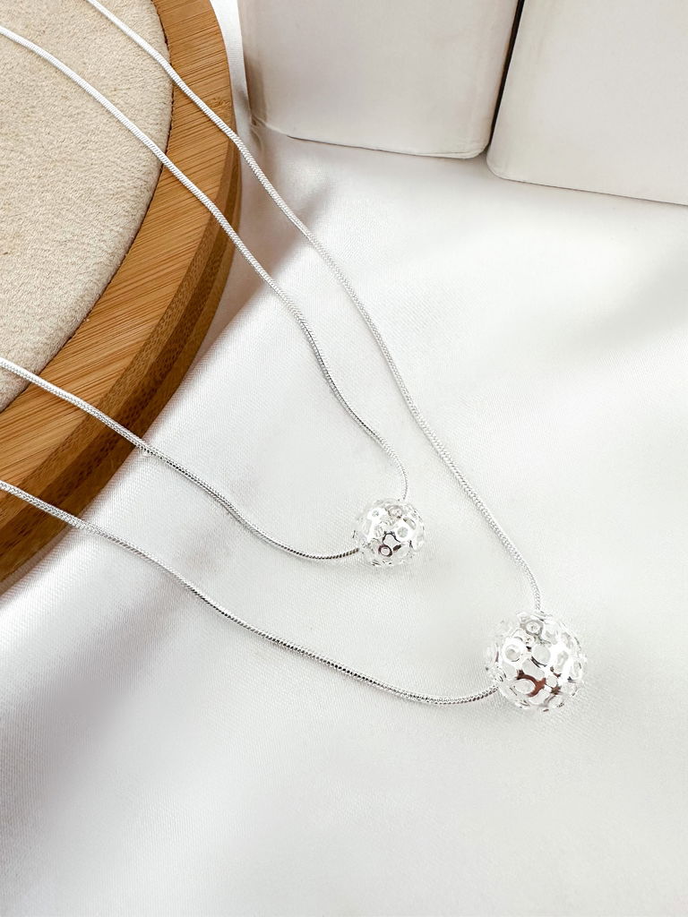 Colar duplo folheado a ouro 18k e prata 925 com bolinhas vazadas