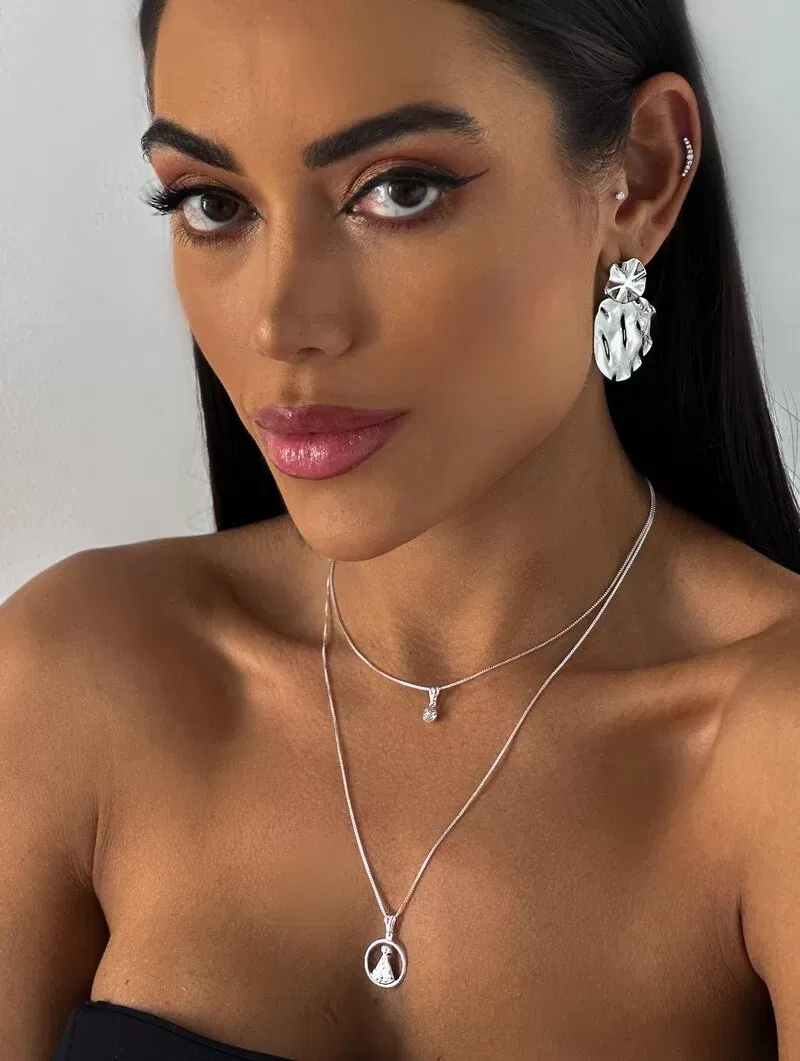 Colar Duplo Folheado a Ouro 18k e Prata 925 Ponto de Luz com Nossa Senhora