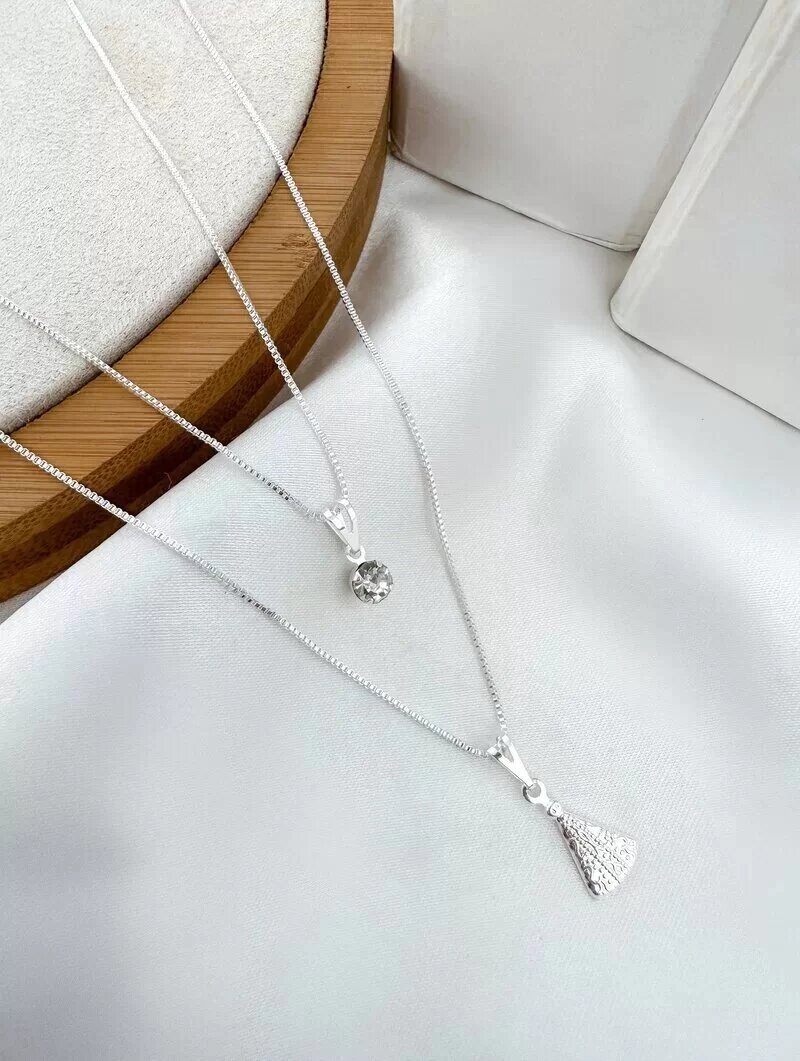 Colar Duplo Folheado a ouro 18k e Prata Zircônia com Nossa Senhora