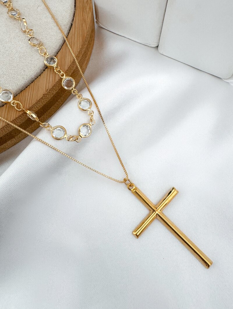 Colar Duplo Folheado a Ouro 18k e Prata Zircônias Cristais com Crucifixo