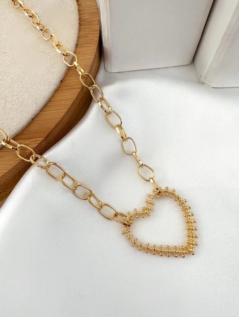 colar duplo folheado a ouro 18k elos com coração cravejado.