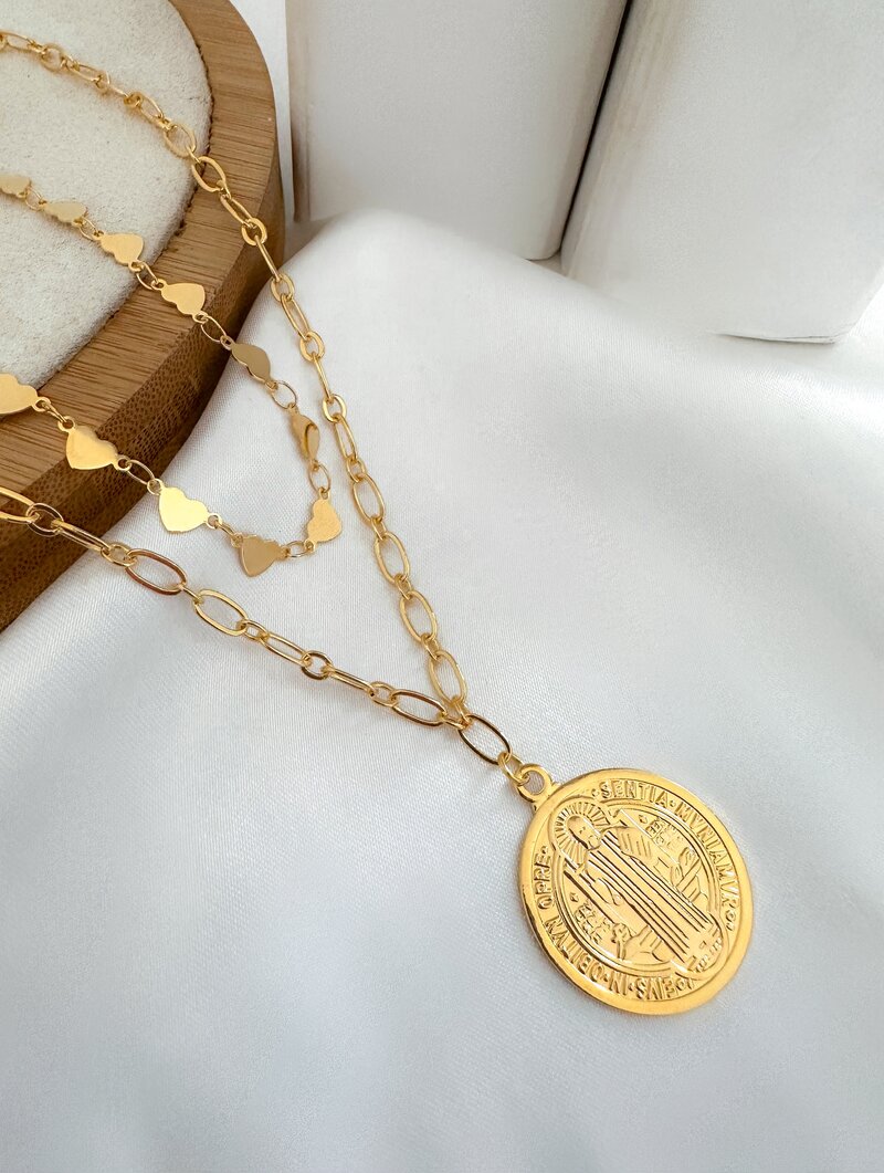 Colar Duplo Folheado a Ouro 18k Elos com Corações e Pingente São Bento