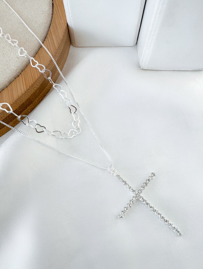 Colar Duplo Folheado a Prata 925 com Corações e Crucifixo