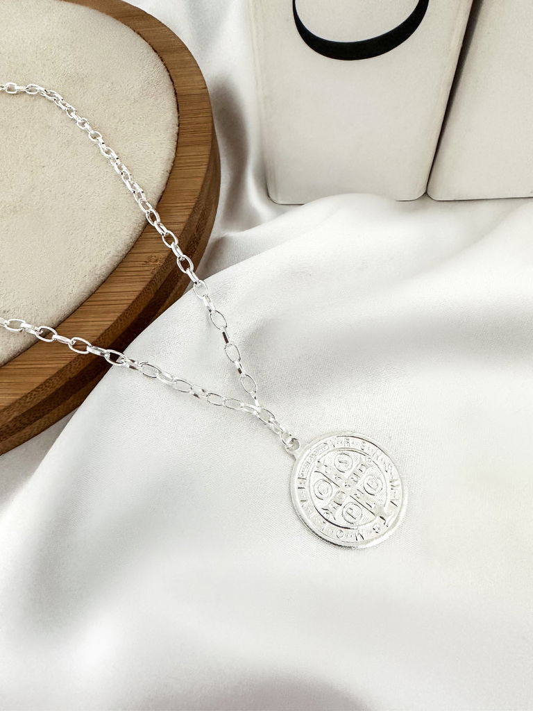 Colar elo com medalha São Bento