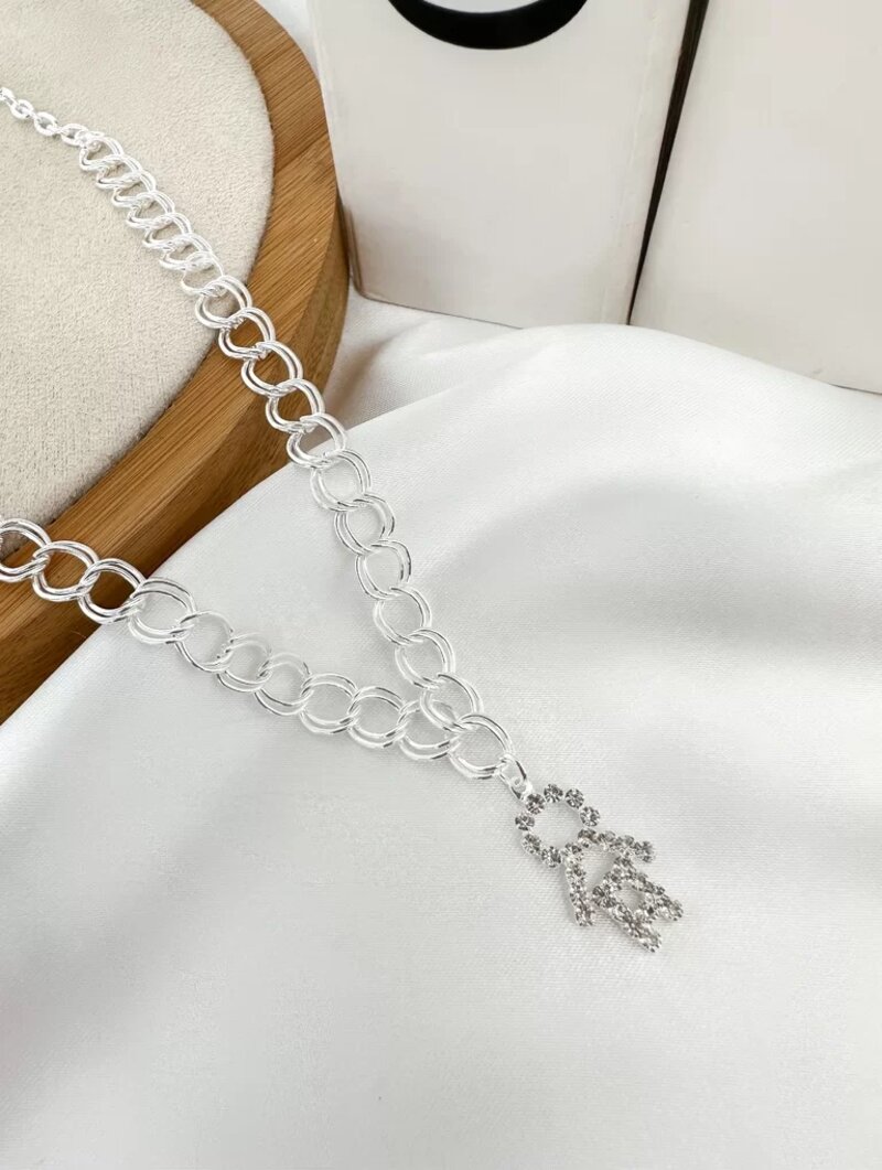 Colar elo duplo folheado com pingente menino de zircônia