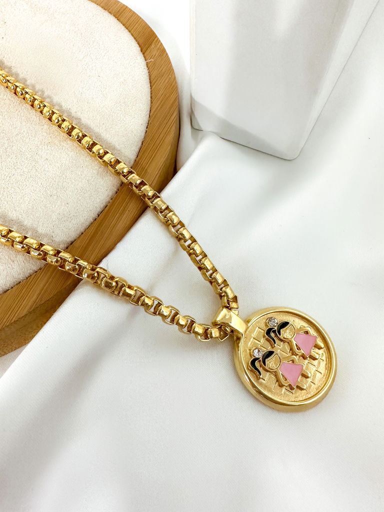 Colar elo português folheado a ouro 18k com pingente criança