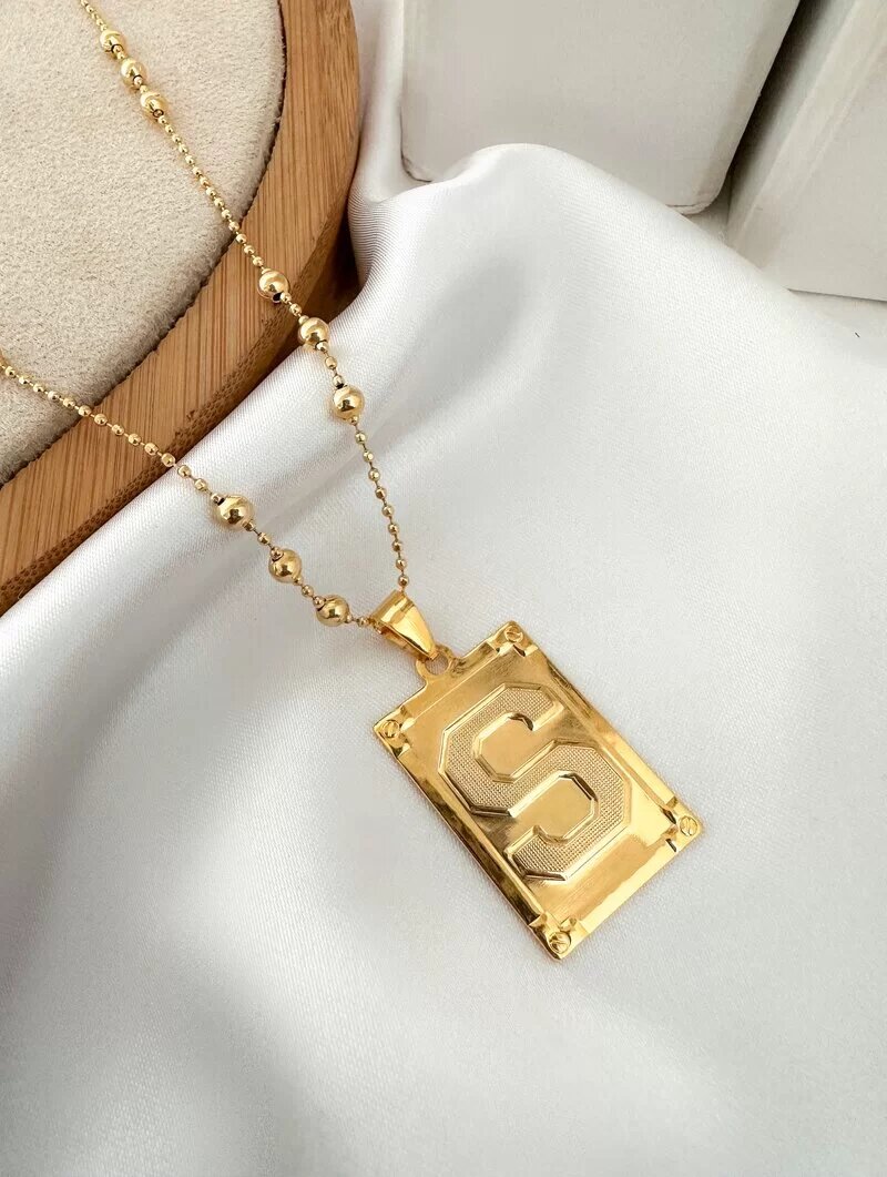 Colar Folheado a Ouro 08k Corrente de Bolinhas com Placa Inicial