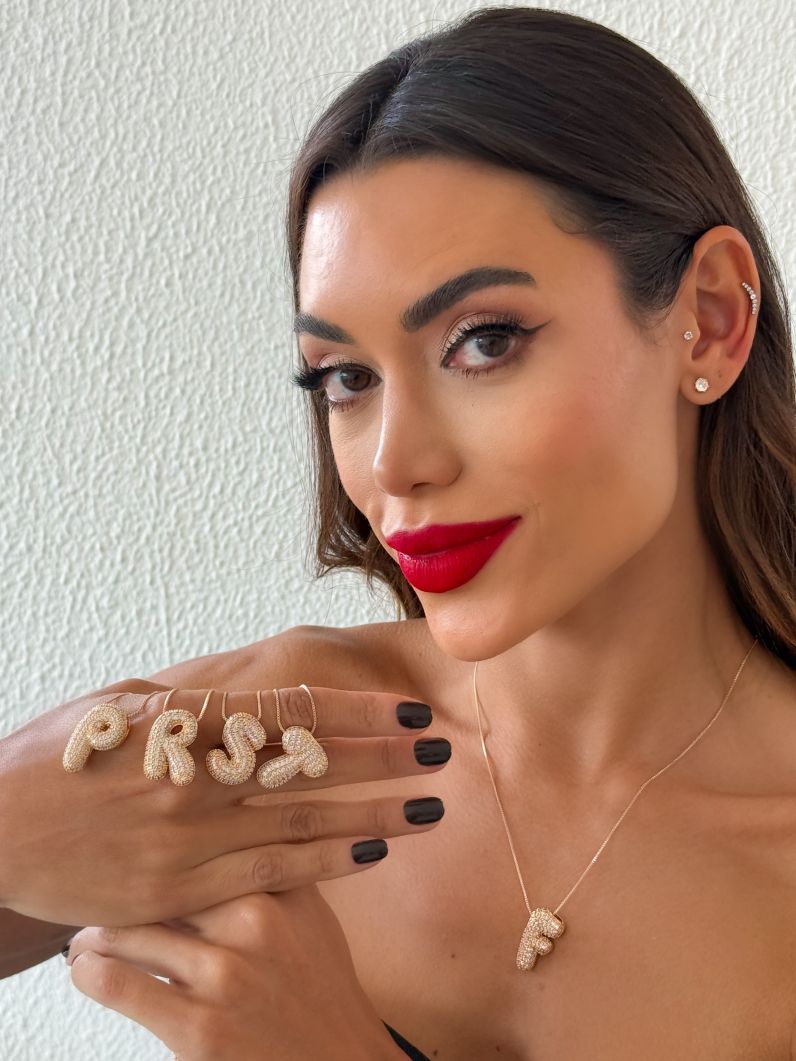 Colar Folheado a Ouro 18 e Prata Inicial Cravejada