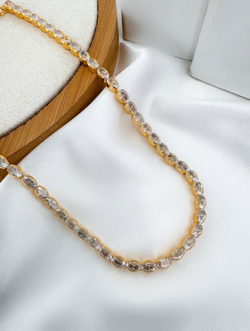 Colar Folheado a Ouro 18k Baguetes de Zircônias