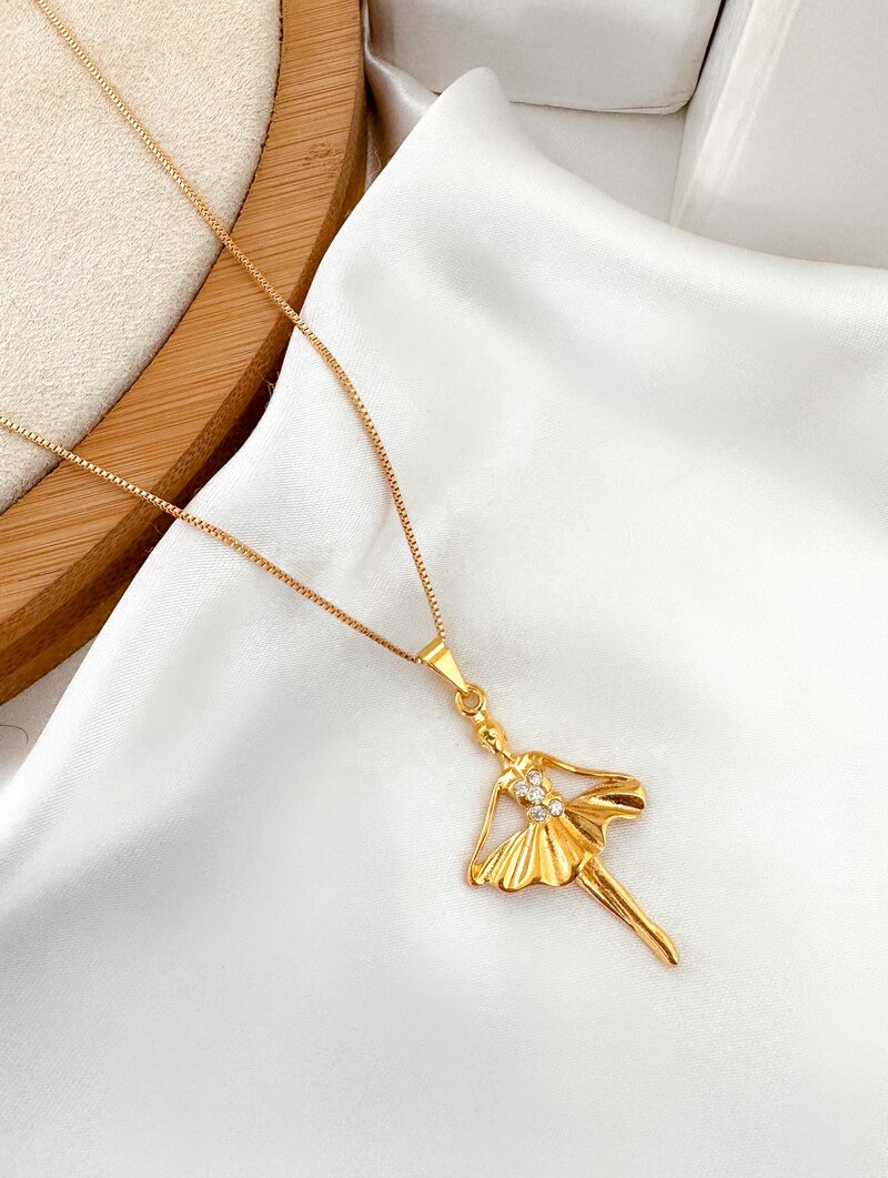 Colar Folheado a Ouro 18k Bailarina