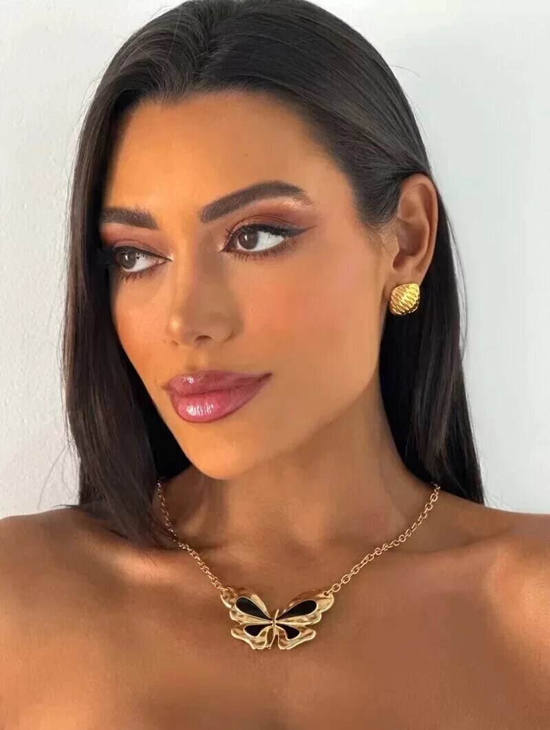 COLAR FOLHEADO A OURO 18K BORBOLETA RESINADA