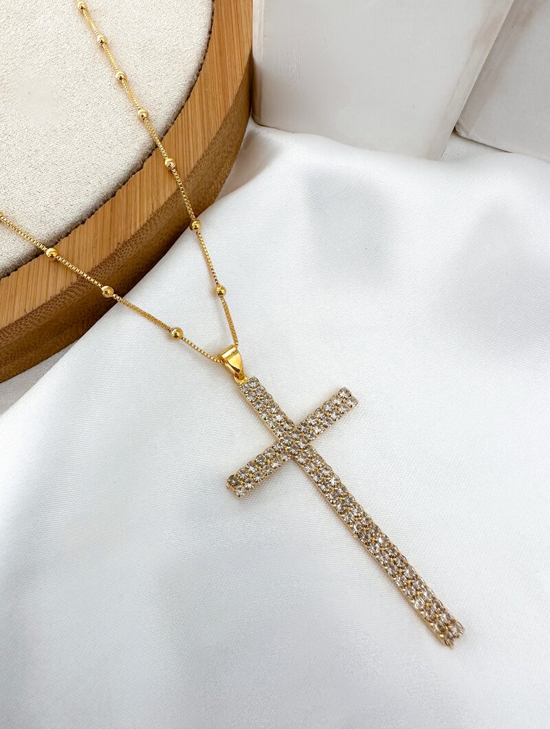 Colar Folheado a Ouro 18k com Pingente de Cruz Cravejada com Micro Zircônias