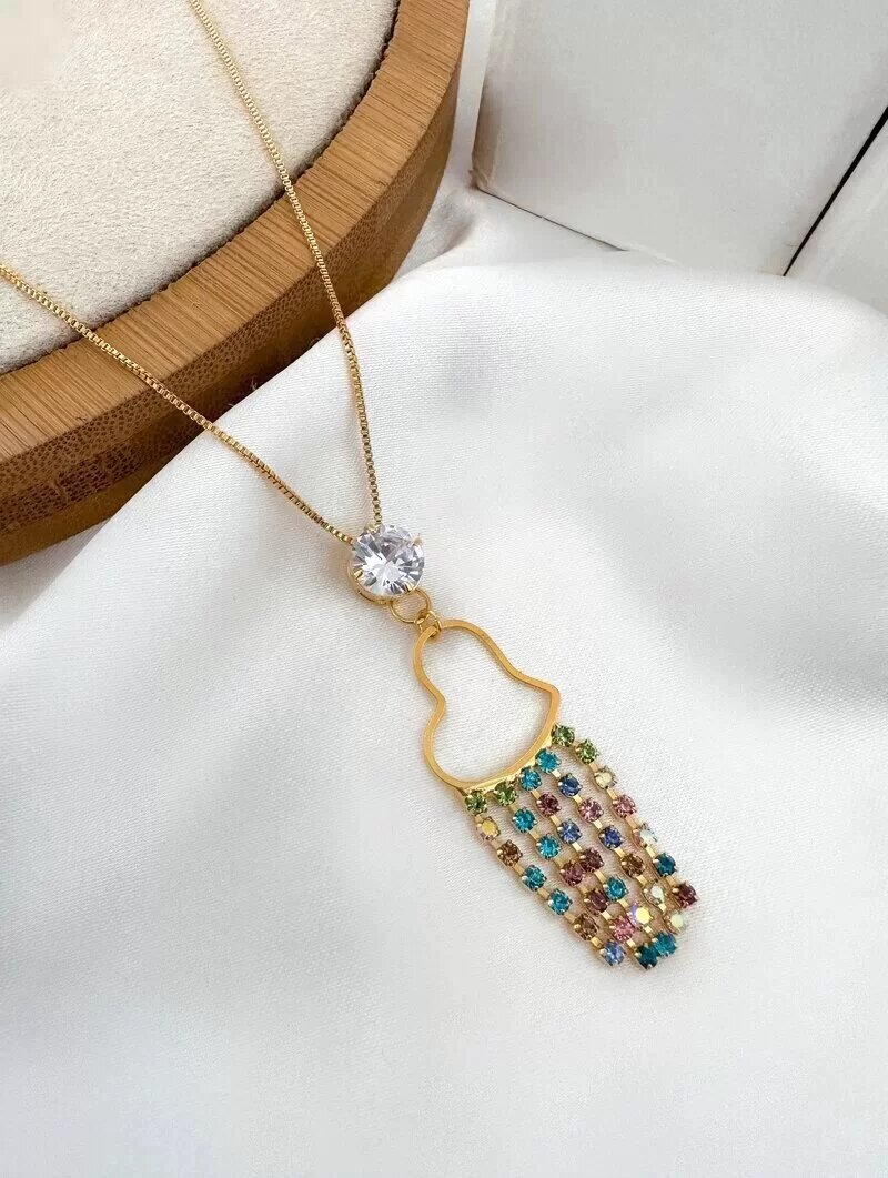 Colar Folheado a Ouro 18k com Ponto de Luz e Coração com Zircônias Coloridas