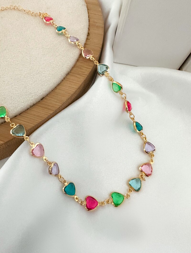 Colar Folheado a Ouro 18k Corações Coloridos