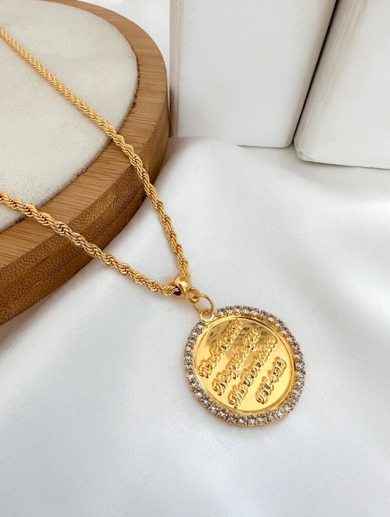 Colar Folheado a Ouro 18k Cordão Baiano com Pingente Tudo Posso Naquele Que Me Fortalece