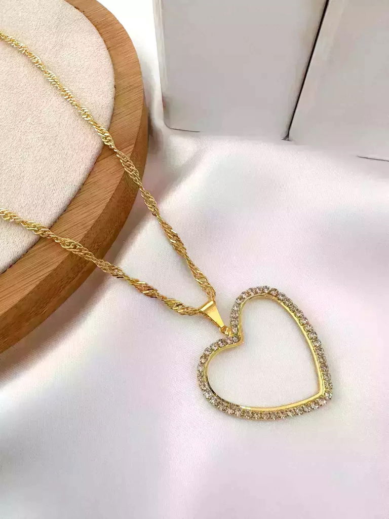 colar folheado a ouro 18k cordão baiano fino coração vazado borda micro zircônias.