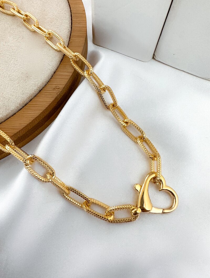 Colar Folheado a Ouro 18k Correntaria Texturizada com Coração