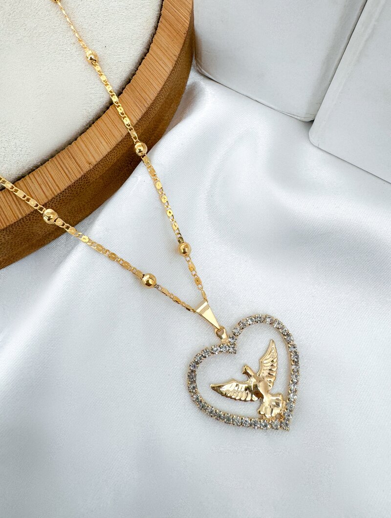 Colar Folheado a Ouro 18k Corrente com Esferas e Pingente Coração Cravejado com Espírito Santo