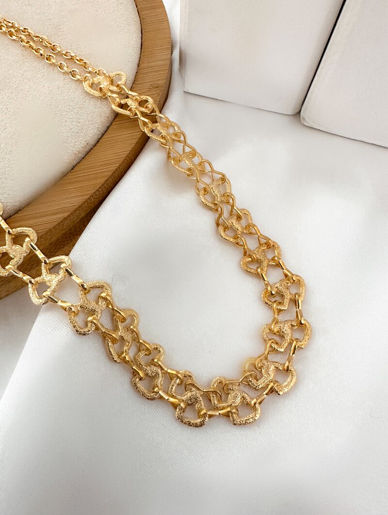 Colar Folheado a Ouro 18k Corrente de Corações Texturizados