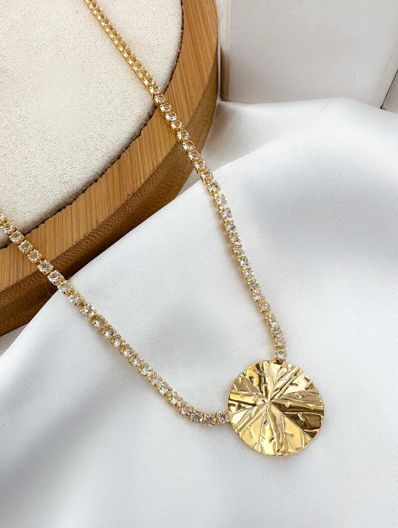 Colar Folheado a Ouro 18k Corrente de Micro Zircônias com Pingente Martelado