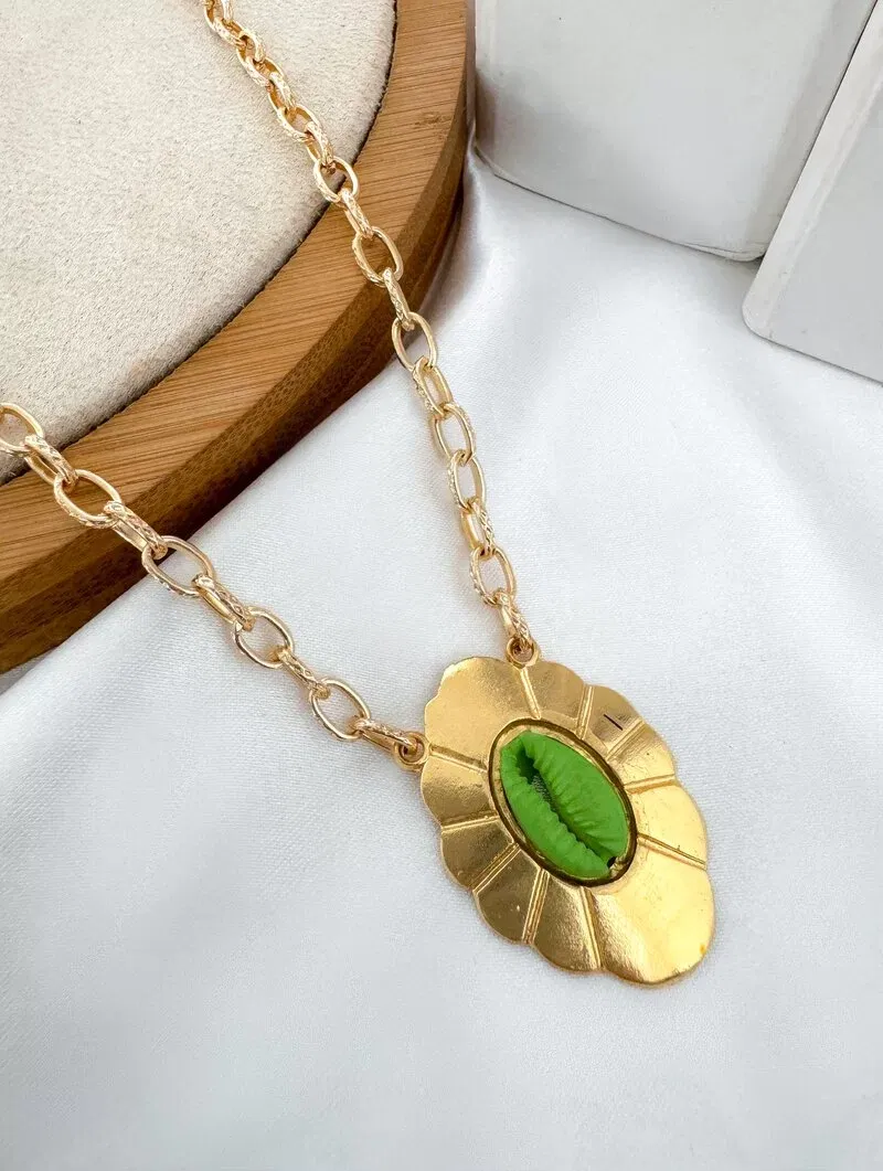 Colar Folheado a Ouro 18k Corrente e Pingente com Búzio