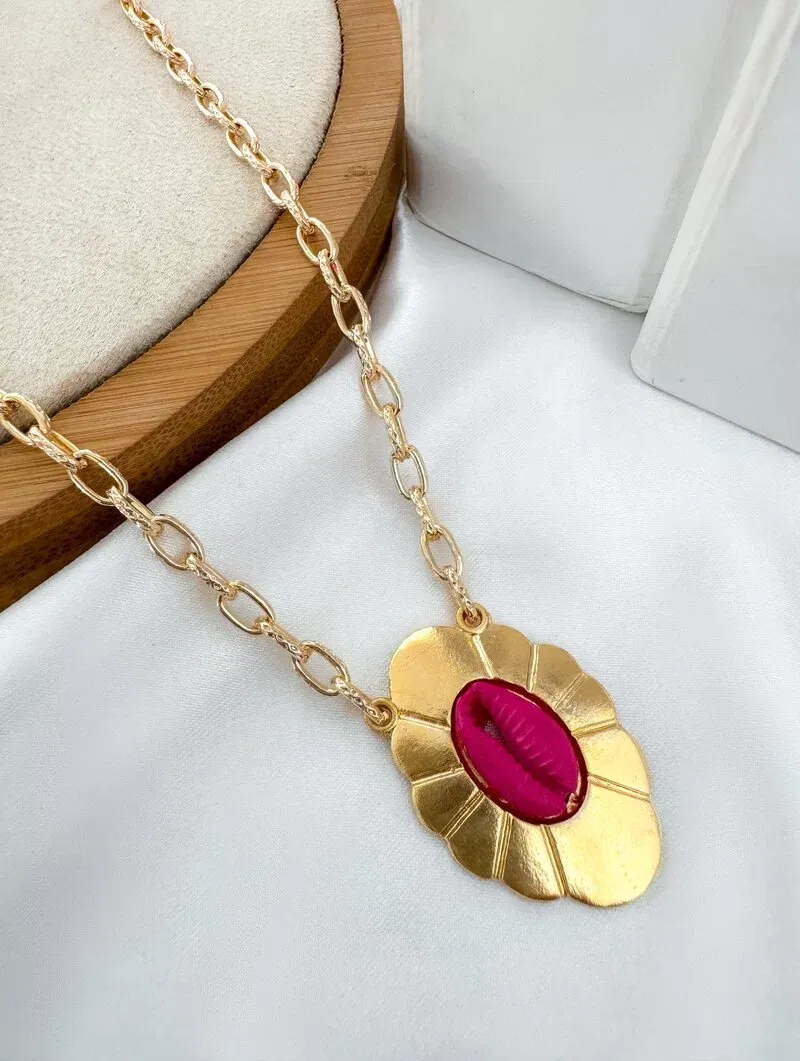 Colar Folheado a Ouro 18k Corrente e Pingente com Búzio