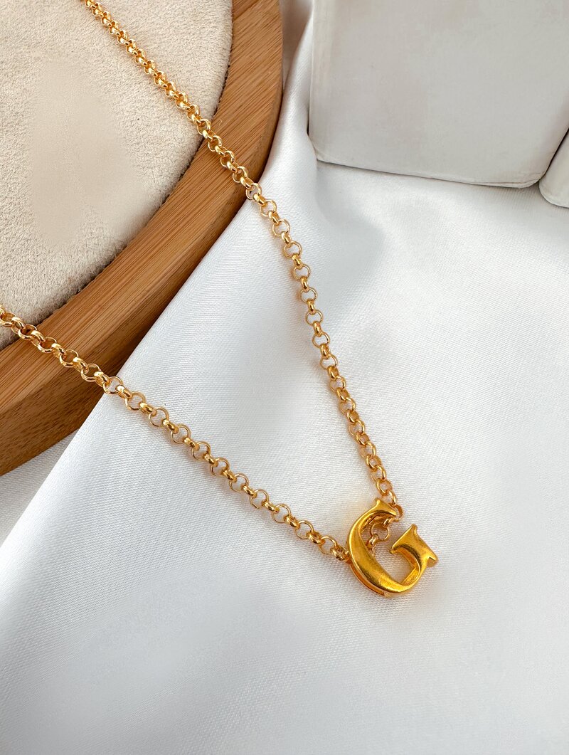 Colar Folheado a Ouro 18k Corrente Elos com Inicial