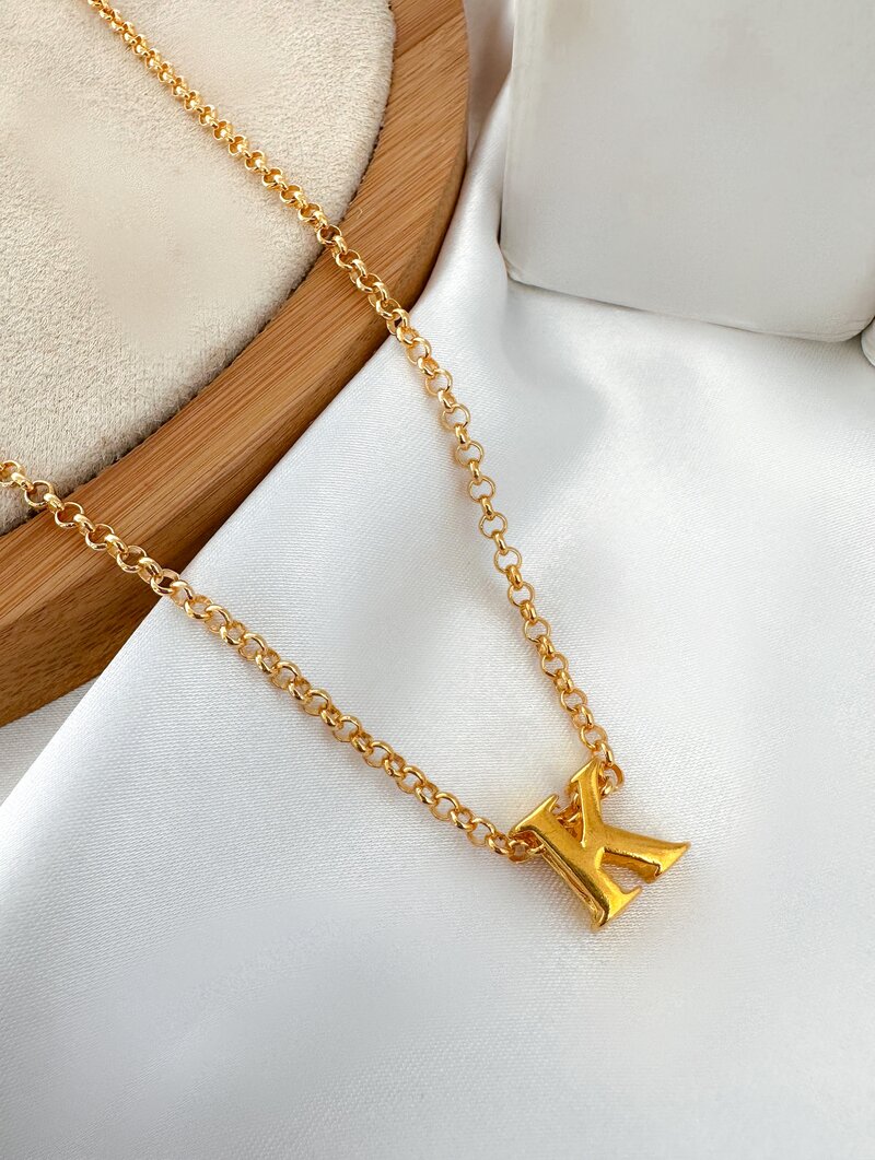Colar Folheado a Ouro 18k Corrente Elos com Inicial