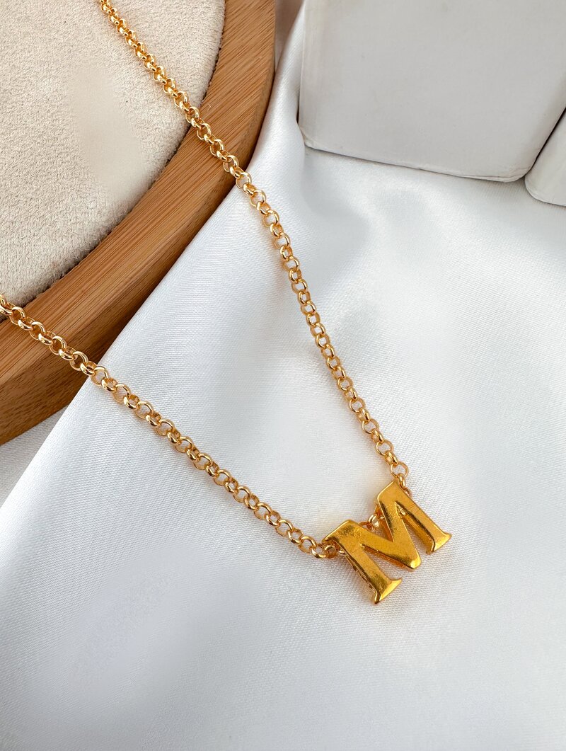 Colar Folheado a Ouro 18k Corrente Elos com Inicial