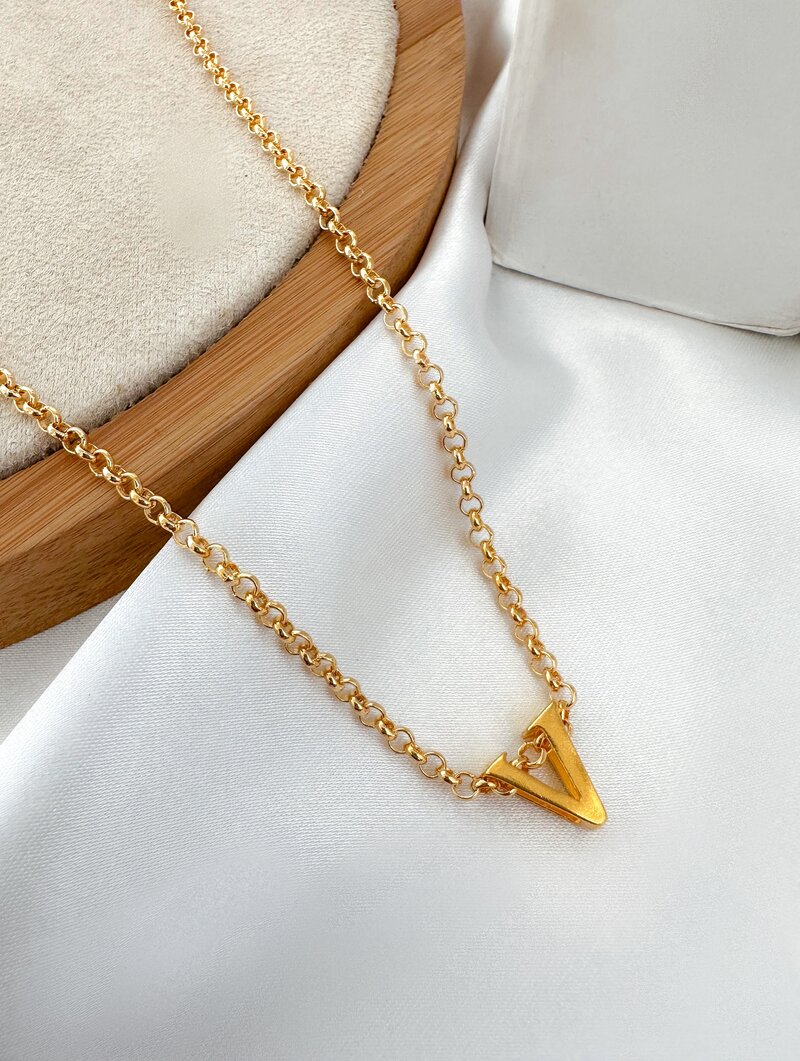 Colar Folheado a Ouro 18k Corrente Elos com Inicial
