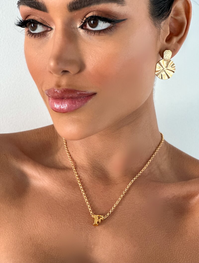 Colar Folheado a Ouro 18k Corrente Elos com Inicial
