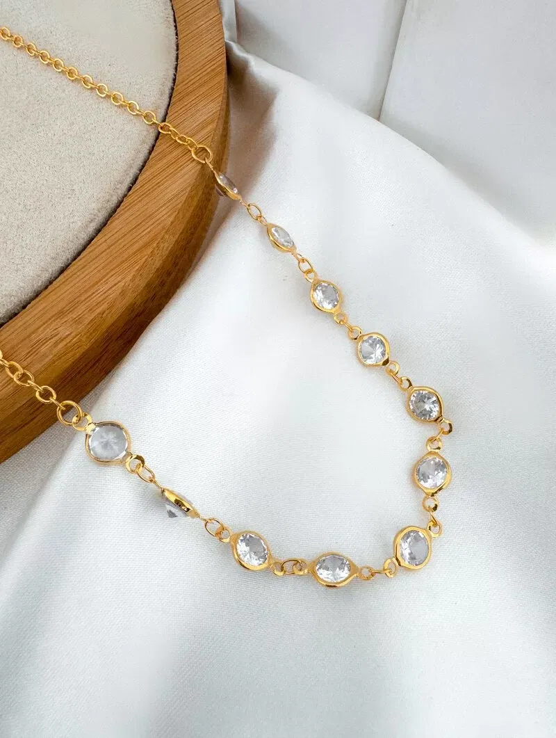 Colar Folheado a Ouro 18k Corrente Fina com Zircônias Cristais