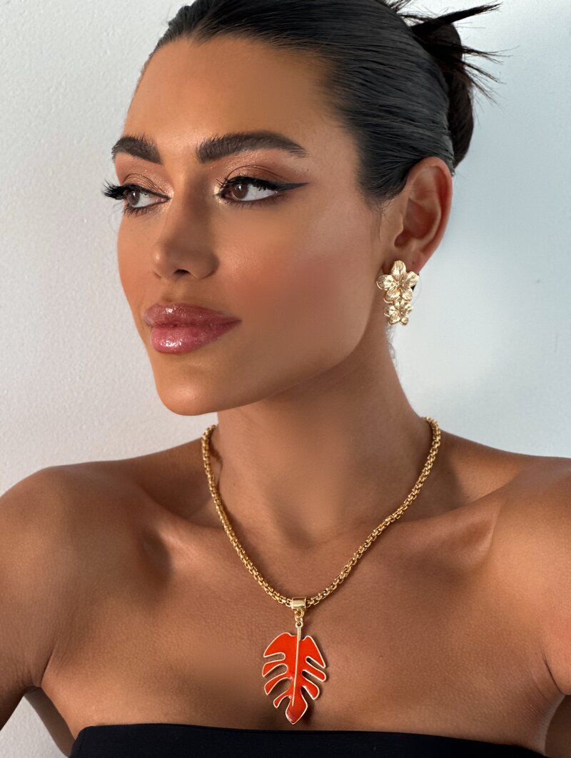 Colar Folheado a Ouro 18k Corrente Quadrada com Folha Resinada