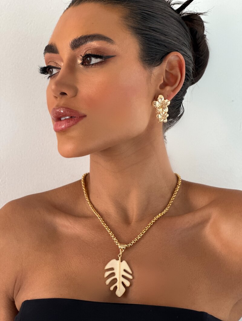 Colar Folheado a Ouro 18k Corrente Quadrada com Folha Resinada