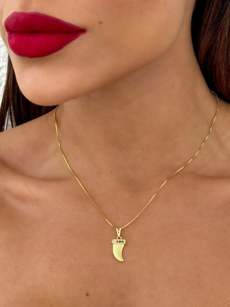 Colar Folheado a Ouro 18k Dente de Sabre com Zirconias