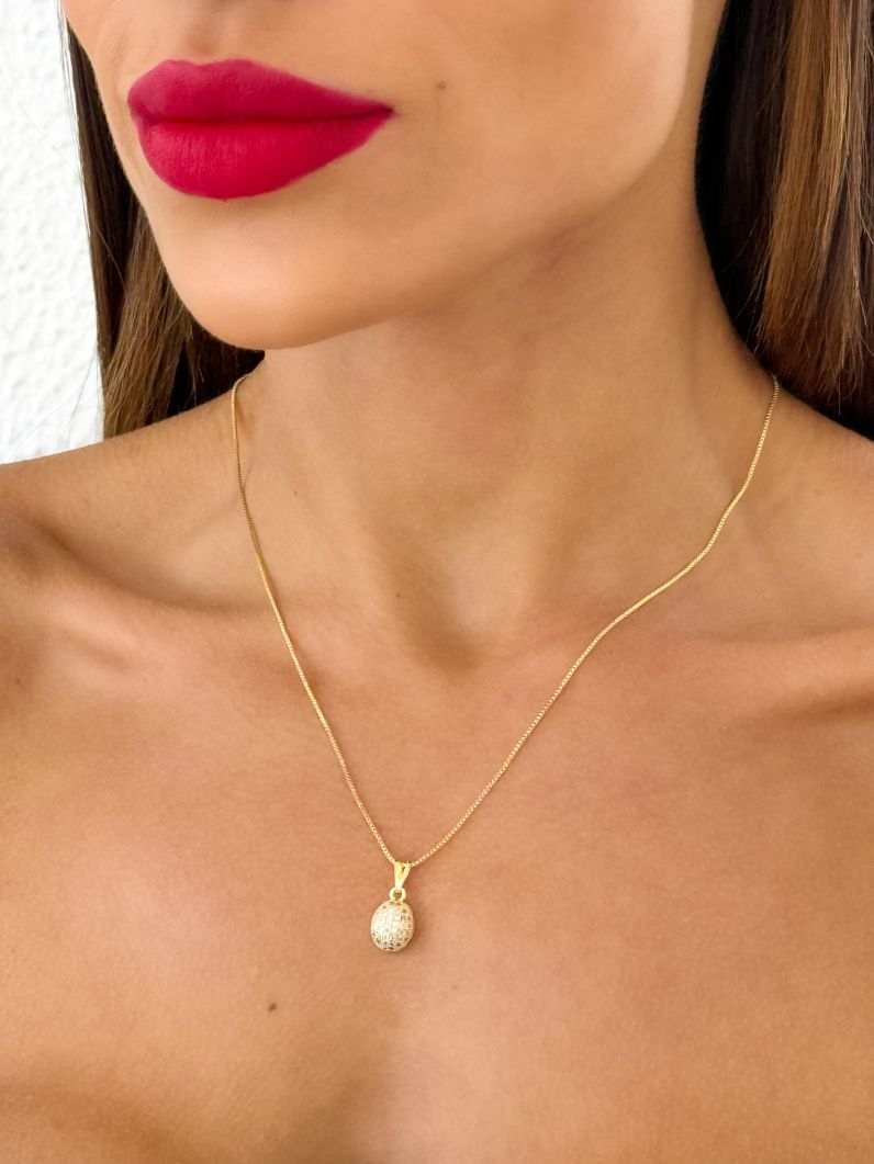 Colar Folheado a Ouro 18k Design Oval Cravejado