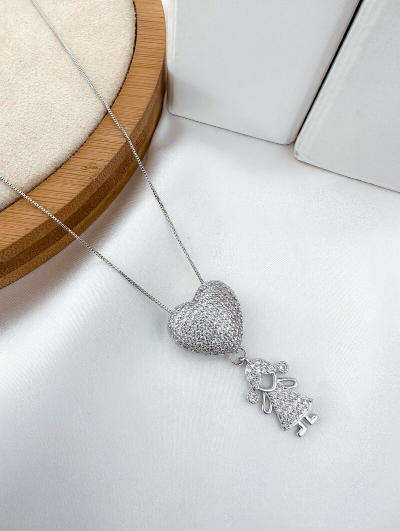 Colar Folheado a Ouro 18K e a Prata Coração Cravejado Pingente Criança
