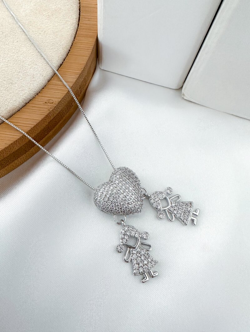 Colar Folheado a Ouro 18K e a Prata Coração Cravejado Pingente Criança