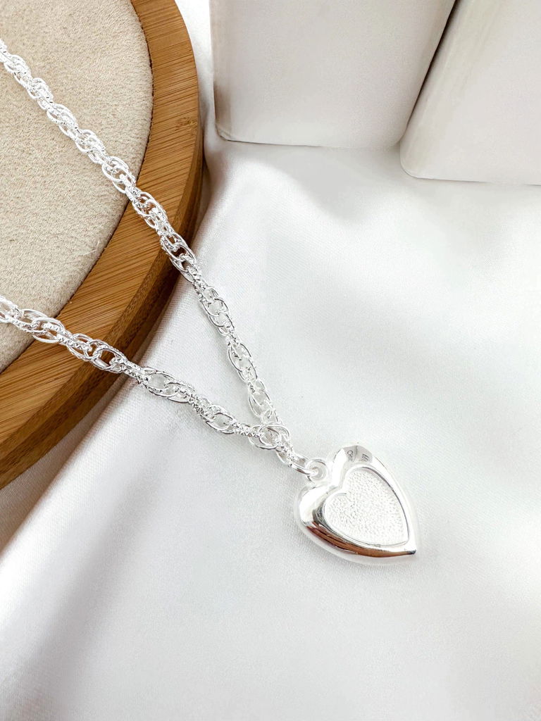 Colar folheado a ouro 18k e prata 925 coração.