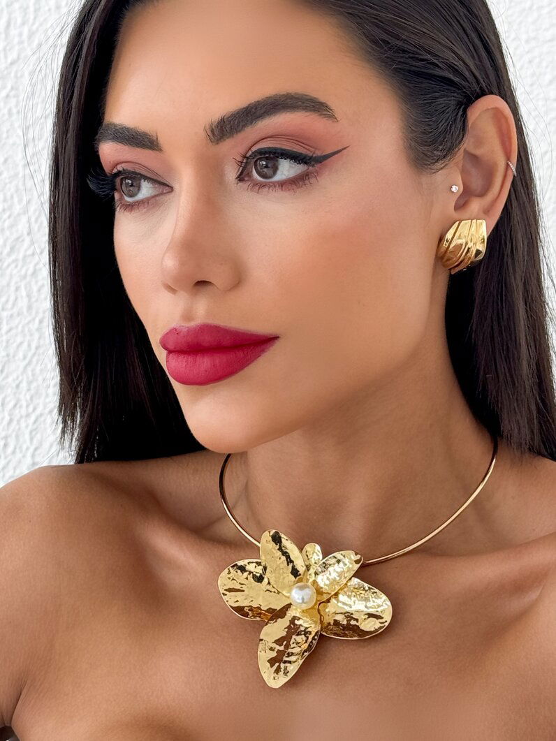 Colar Folheado a Ouro 18k e Prata Aro com Flor e Pérola