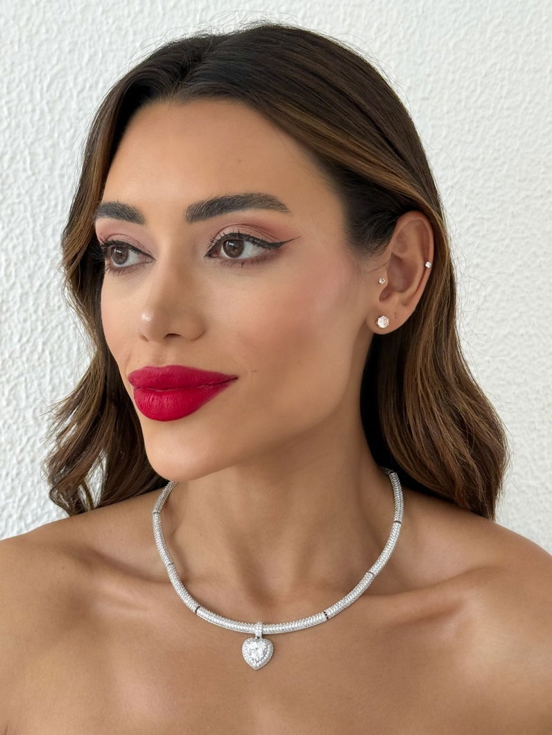Colar Folheado a ouro 18k e Prata Aro Cravejado Com Pingente Coração Cristal