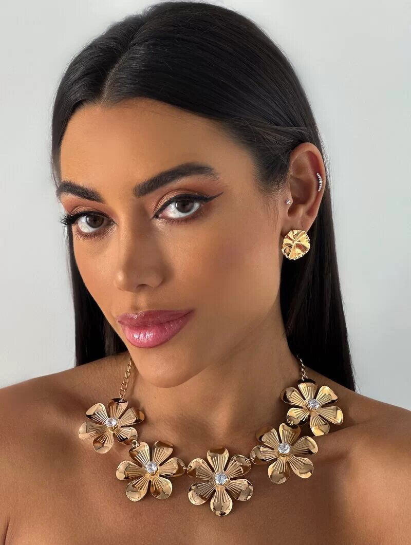 Colar Folheado a Ouro 18k e Prata Cinco Flores com Zircônia Central