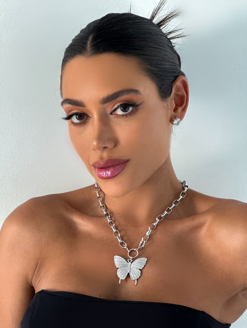 Colar Folheado a Ouro 18k e Prata Correntaria com Borboleta Cravejada