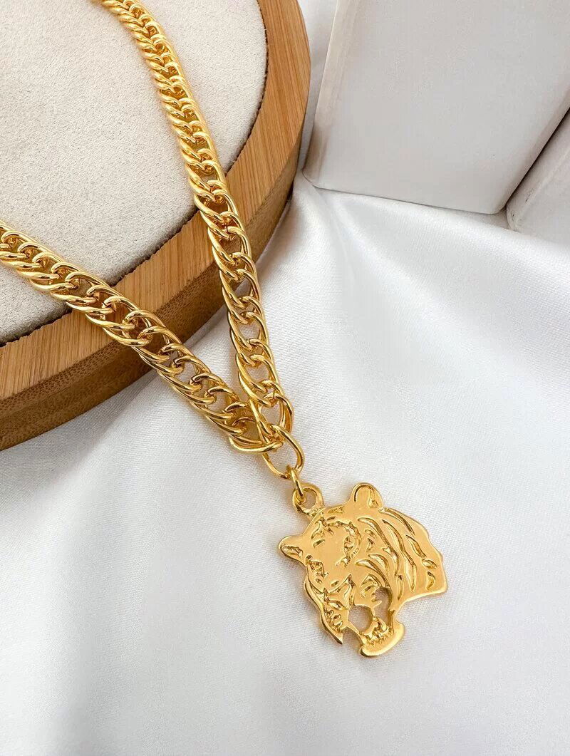 Colar Folheado a Ouro 18k e Prata Correntaria com Pingente Tigre
