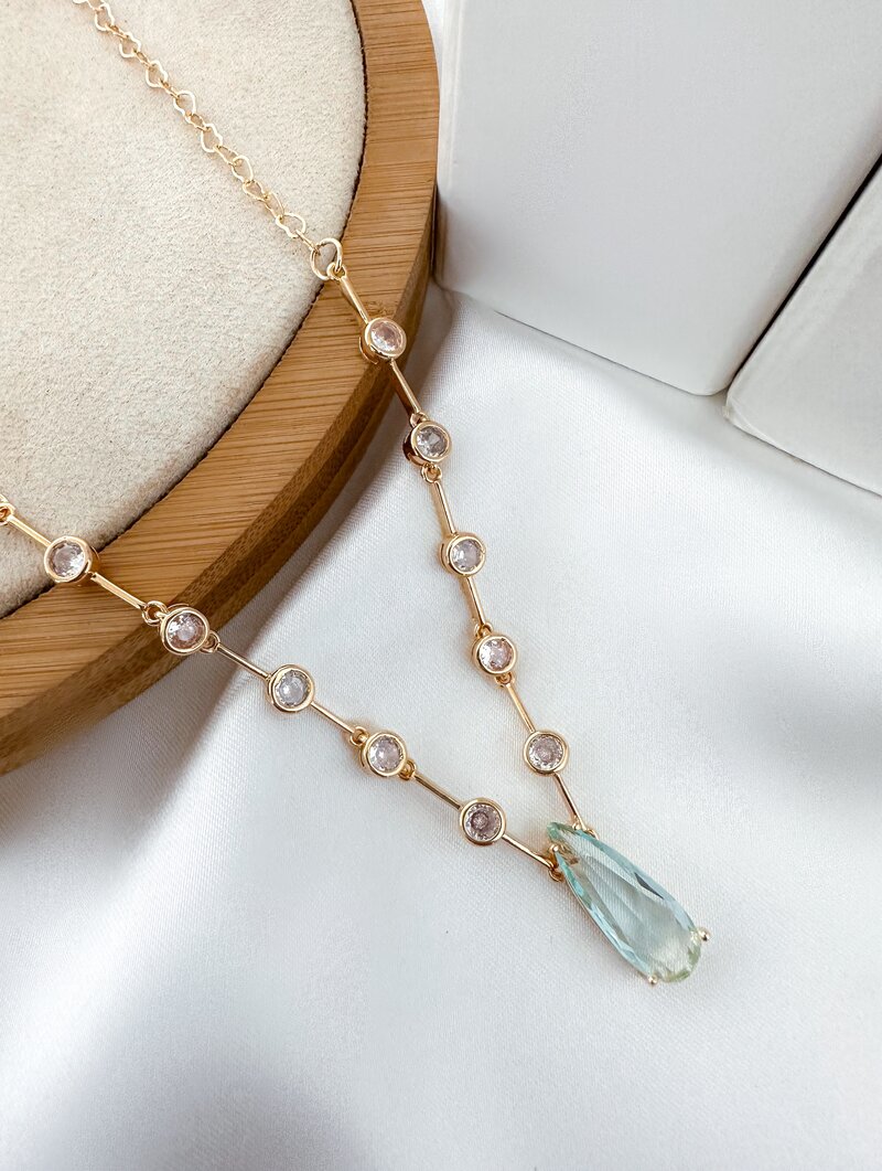 Colar Folheado a Ouro 18k e Prata Corrente com Pontos de Luz e Pingente Gota
