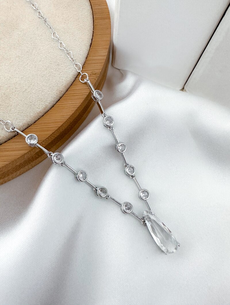 Colar Folheado a Ouro 18k e Prata Corrente com Pontos de Luz e Pingente Gota