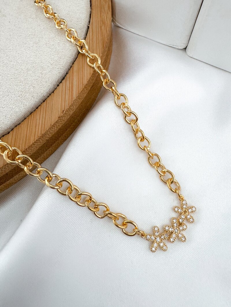 Colar Folheado a Ouro 18k e Prata Corrente de Elos Redondos com Flores Cravejadas